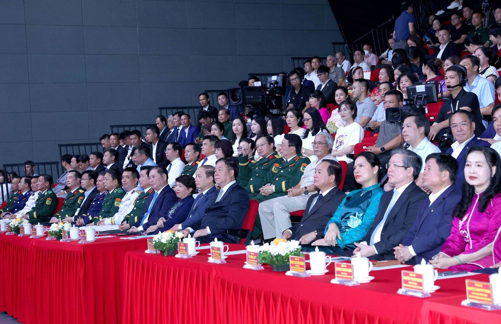 Lễ trao giải Cuộc thi ảnh nghệ thuật cấp Quốc gia “Tổ quốc bên bờ sóng” lần thứ 3 - Ảnh 4.