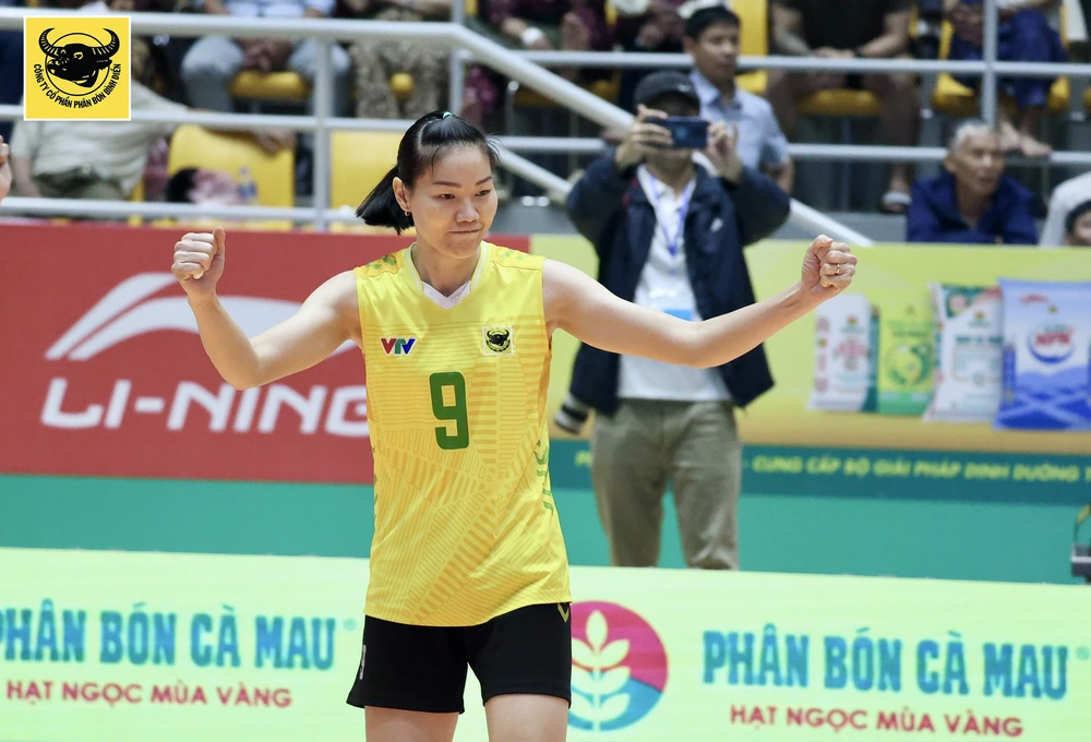 Huyền thoại bóng chuyền Việt Nam làm nên lịch sử ở tuổi 38 với kỷ lục vô tiền khoáng hậu - Ảnh 1.
