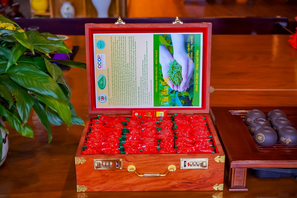 HTX Chè Hảo Đạt: Hương trà Thái Nguyên lan toả trong ngày hội 80 năm Quân khu 1 - Ảnh 4.