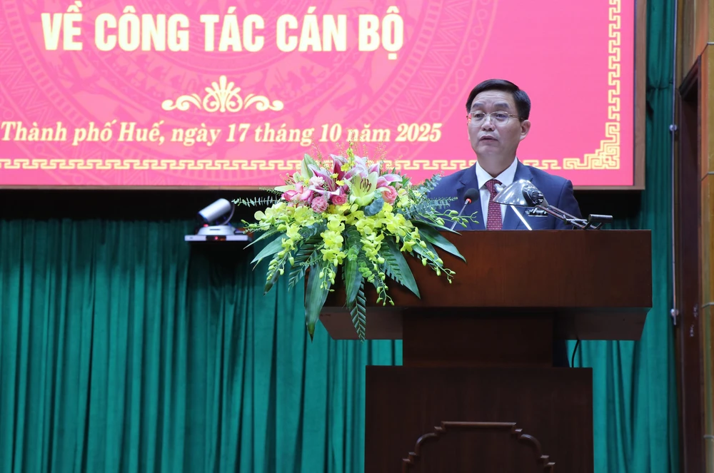 Đồng chí Nguyễn Đình Trung được chỉ định giữ chức Bí thư Thành ủy Huế - Ảnh 4.