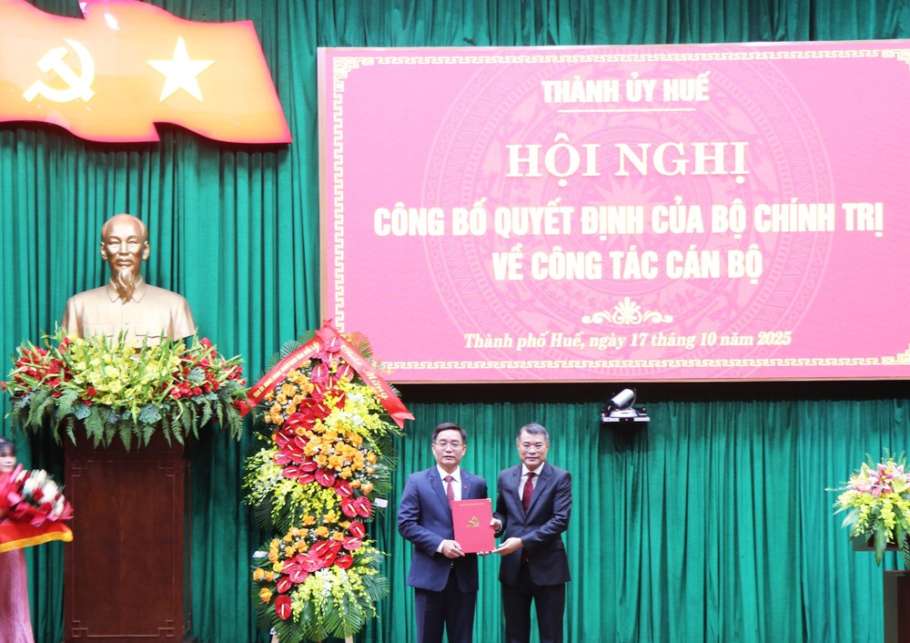 Đồng chí Nguyễn Đình Trung được chỉ định giữ chức Bí thư Thành ủy Huế - Ảnh 2.