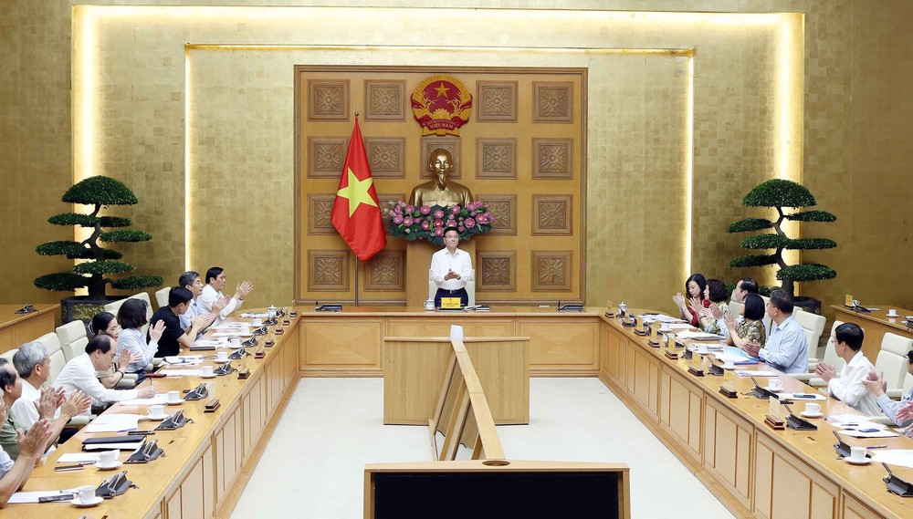 Phó Thủ tướng Lê Thành Long: Chuyển mạnh tư duy chính sách, tập trung chăm lo và phát huy vai trò người cao tuổi - Ảnh 1.