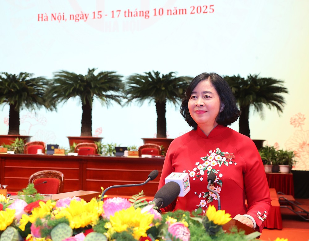 Đồng chí Bùi Thị Minh Hoài tiếp tục được bầu làm Bí thư Thành ủy Hà Nội khóa XVIII - Ảnh 1.