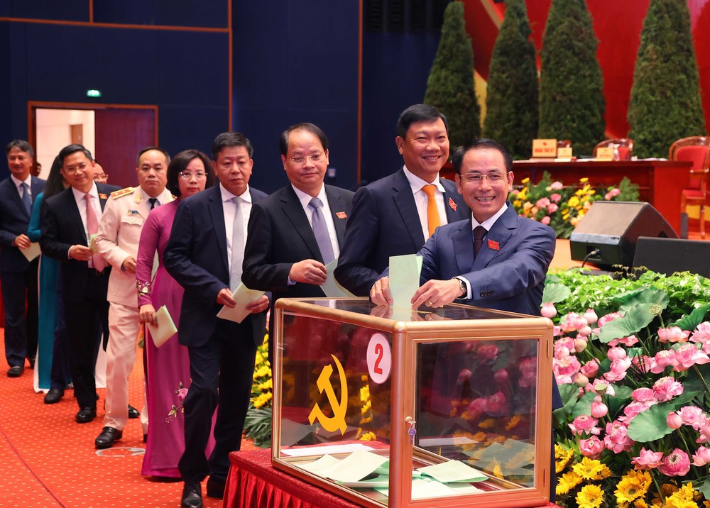 Đồng chí Bùi Thị Minh Hoài tiếp tục được bầu làm Bí thư Thành ủy Hà Nội khóa XVIII - Ảnh 3.