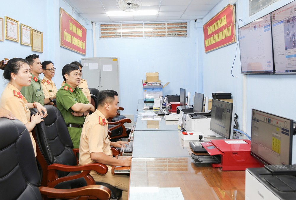 Thủ tướng yêu cầu giữ nghiêm kỷ luật, kỷ cương, nâng cao chất lượng xây dựng pháp luật - Ảnh 2.