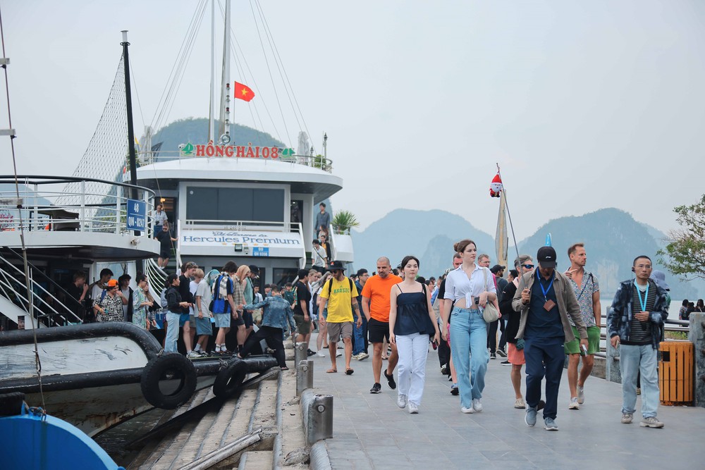 Chiến lược 'du lịch 4 mùa' đưa Quảng Ninh trở thành điểm đến quanh năm - Ảnh 1. Chiến lược 'du lịch 4 mùa' đưa Quảng Ninh trở thành điểm đến quanh năm - Ảnh 1.