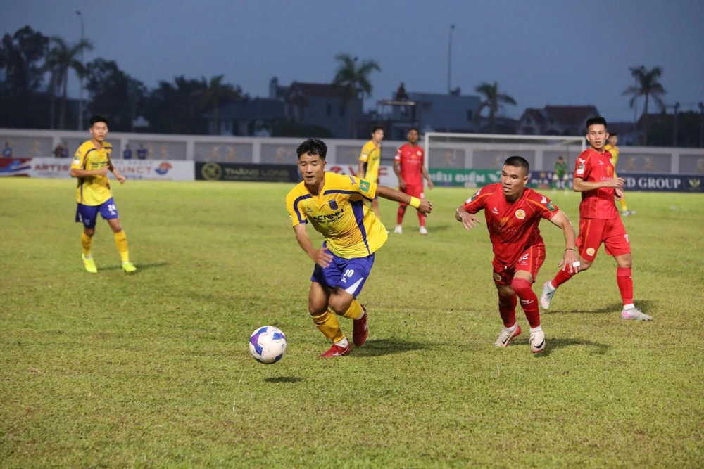Tin nóng bóng đá Việt Nam hôm nay 20/10: Đội tuyển nữ quyết bảo vệ HCV SEA Games; HLV Quang Trãi thừa nhận HAGL trả giá vì sai sót - Ảnh 3.