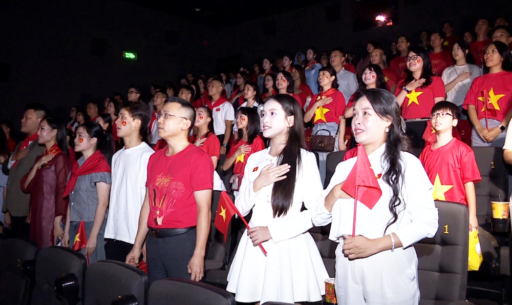 Phim hoà nhạc &quot;Tổ quốc trong tim: The concert film&quot;: Phát triển công nghiệp văn hóa từ hiệu ứng &quot;concert quốc gia&quot; - Ảnh 3.
