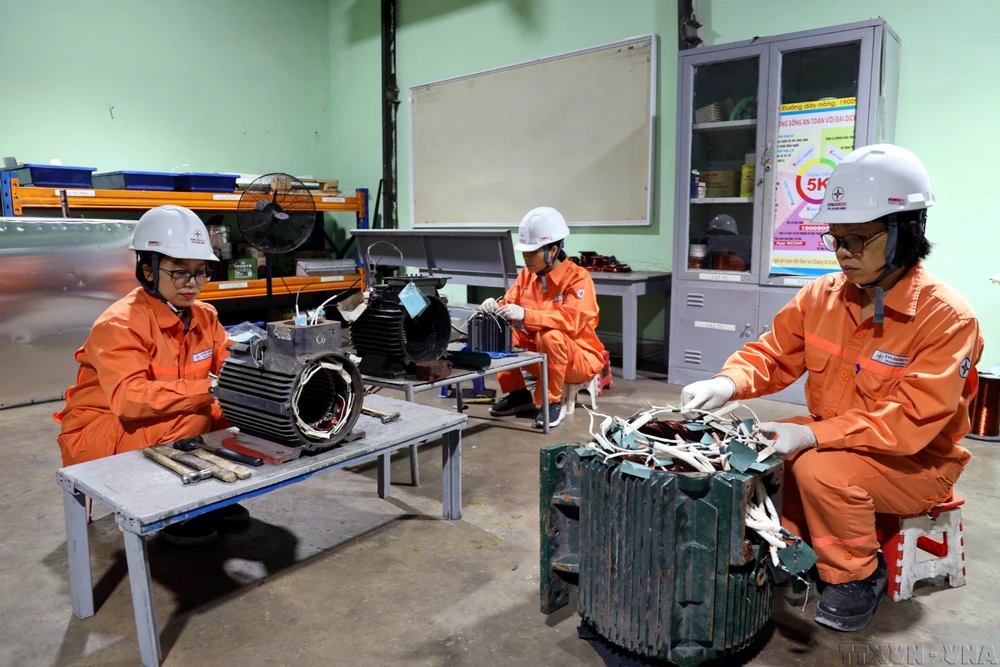 Phụ nữ Việt Nam phát huy truyền thống vẻ vang trong kỷ nguyên mới - Ảnh 23.