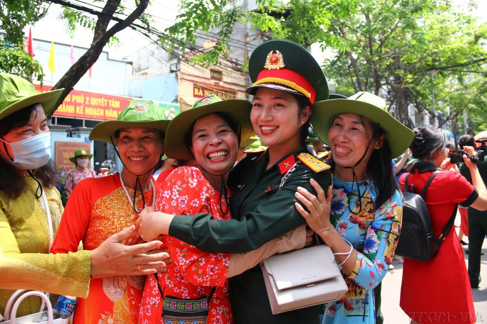 Phụ nữ Việt Nam phát huy truyền thống vẻ vang trong kỷ nguyên mới - Ảnh 9.