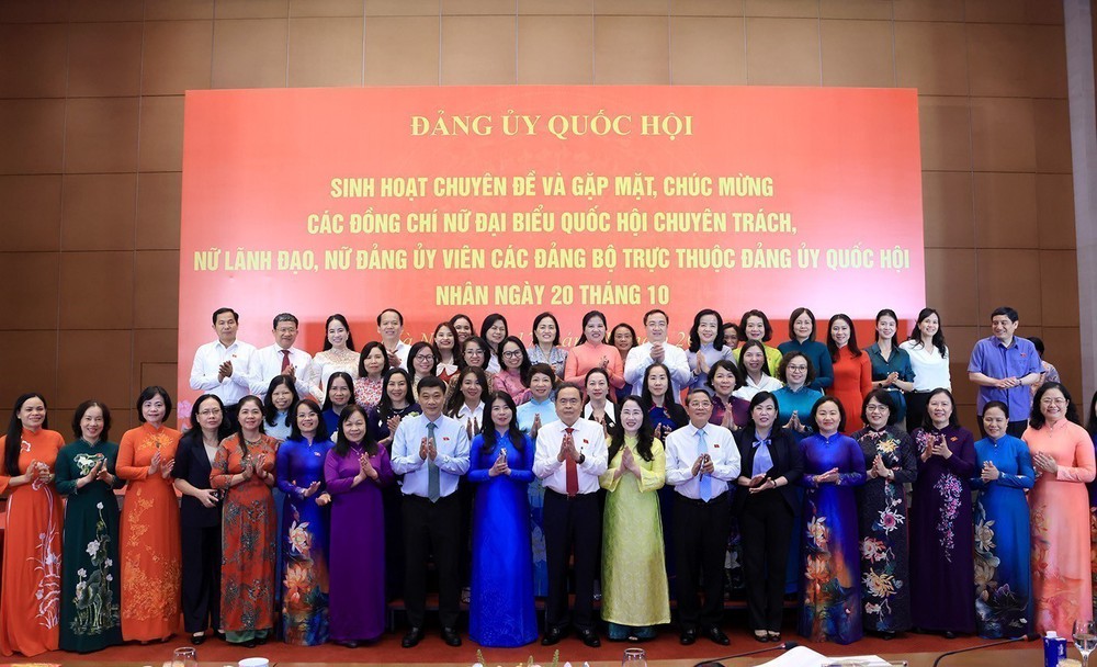 Phụ nữ Việt Nam phát huy truyền thống vẻ vang trong kỷ nguyên mới - Ảnh 6.