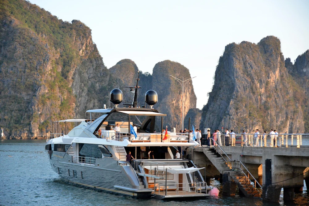 Quảng Ninh tiên phong xây dựng du lịch thông minh - Ảnh 2. Quảng Ninh tiên phong xây dựng du lịch thông minh - Ảnh 2.