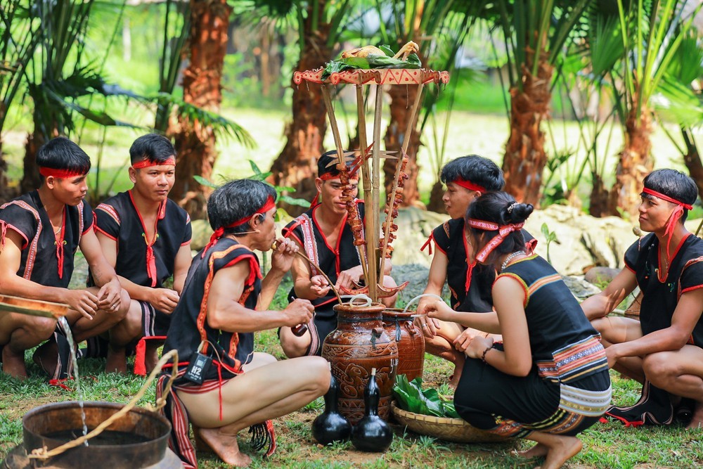Tái hiện Lễ cúng giọt nước của đồng bào Ba Na, tỉnh Gia Lai - Ảnh 5.