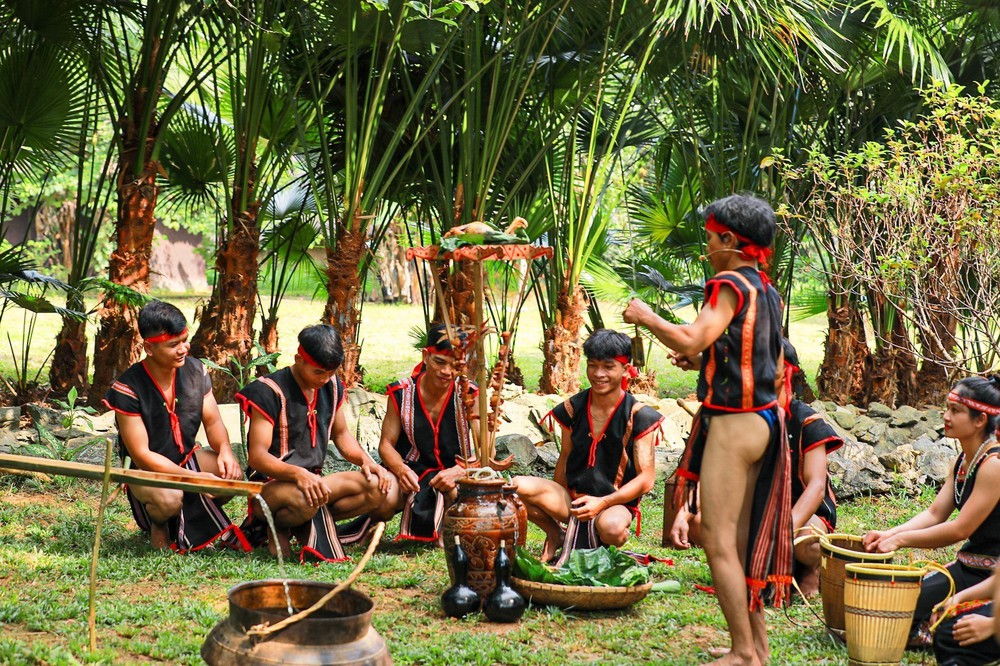 Tái hiện Lễ cúng giọt nước của đồng bào Ba Na, tỉnh Gia Lai - Ảnh 4.
