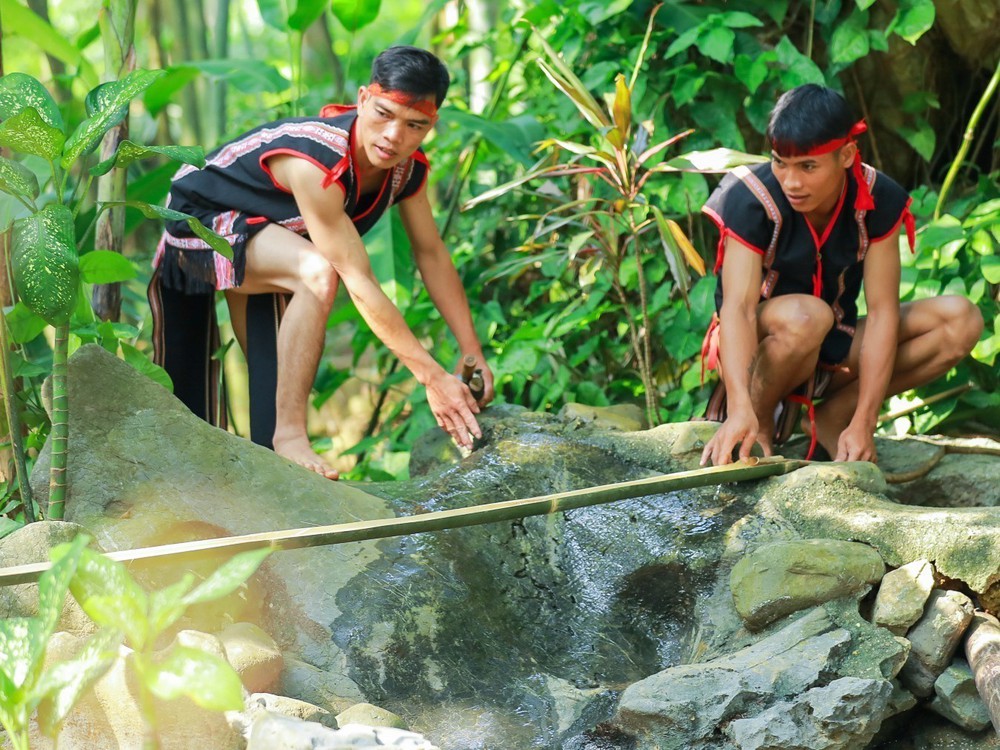 Tái hiện Lễ cúng giọt nước của đồng bào Ba Na, tỉnh Gia Lai - Ảnh 2.