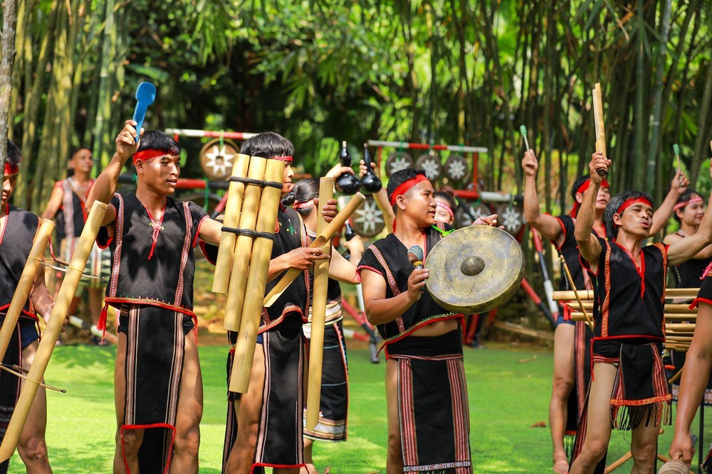 Tái hiện Lễ cúng giọt nước của đồng bào Ba Na, tỉnh Gia Lai - Ảnh 7.