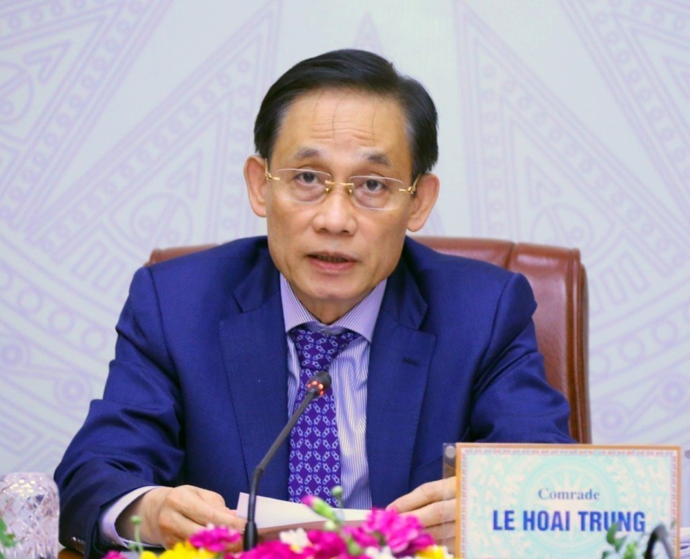 Quyền Bộ trưởng Bộ Ngoại giao Lê Hoài Trung điện đàm với Bộ trưởng Ngoại giao Anh Yvette Copper - Ảnh 1.