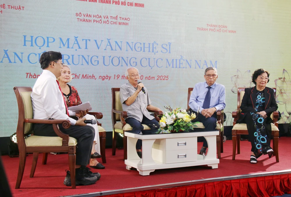 Thành phố Hồ Chí Minh tri ân văn nghệ sĩ Khu căn cứ Trung ương Cục miền Nam - Ảnh 2.