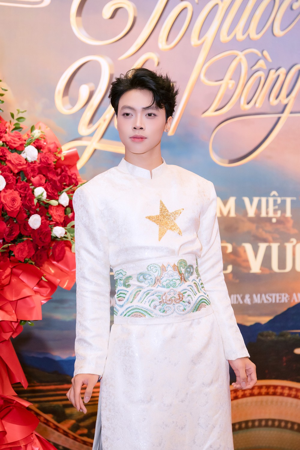 MV &quot;Yêu Tổ quốc, yêu đồng bào&quot;: Sự giao thoa giữa giá trị truyền thống và tinh thần hiện đại - Ảnh 1.