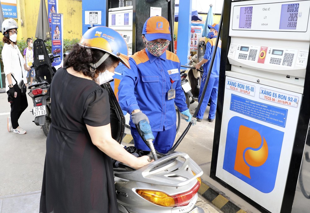 Giá xăng, dầu đồng loạt tăng trong phiên điều hành ngày 2/10 - Ảnh 2.