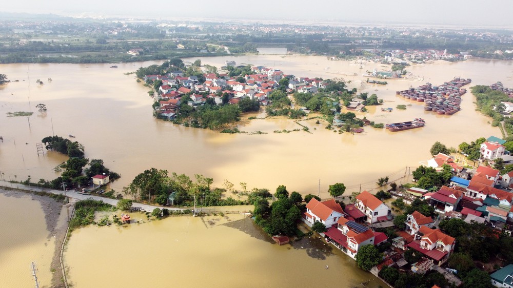 Nước dâng cao khiến hàng trăm hộ dân ở xã Sơn Động (Phú Thọ) bị cô lập - Ảnh 9.