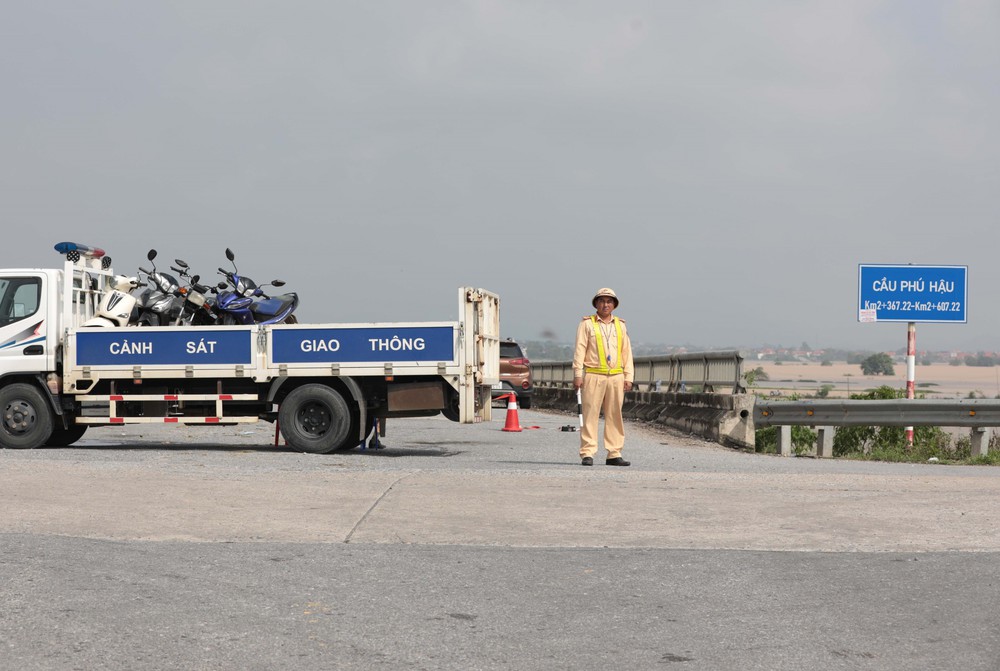 Nước dâng cao khiến hàng trăm hộ dân ở xã Sơn Động (Phú Thọ) bị cô lập - Ảnh 1.