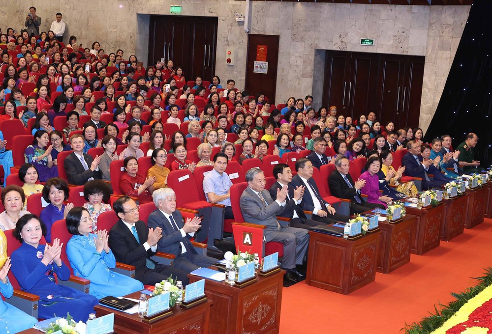 Tổng Bí thư Tô Lâm dự Lễ kỷ niệm 95 năm ngày thành lập Hội Liên hiệp Phụ nữ Việt Nam - Ảnh 4.
