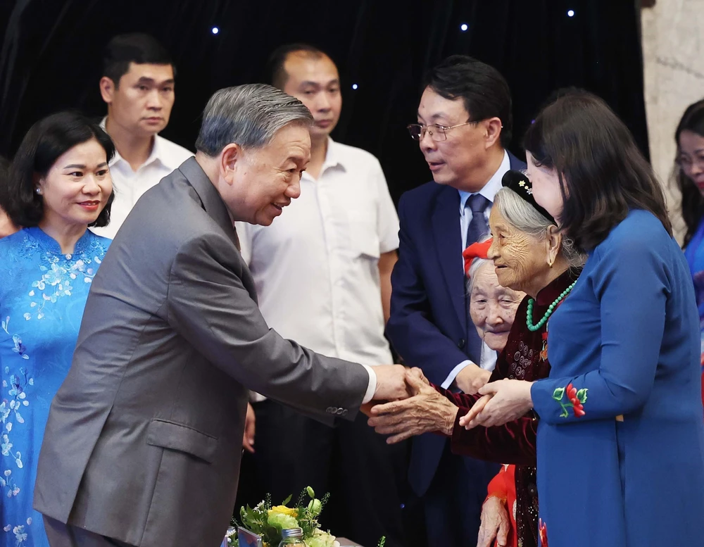 Tổng Bí thư Tô Lâm dự Lễ kỷ niệm 95 năm ngày thành lập Hội Liên hiệp Phụ nữ Việt Nam - Ảnh 1.