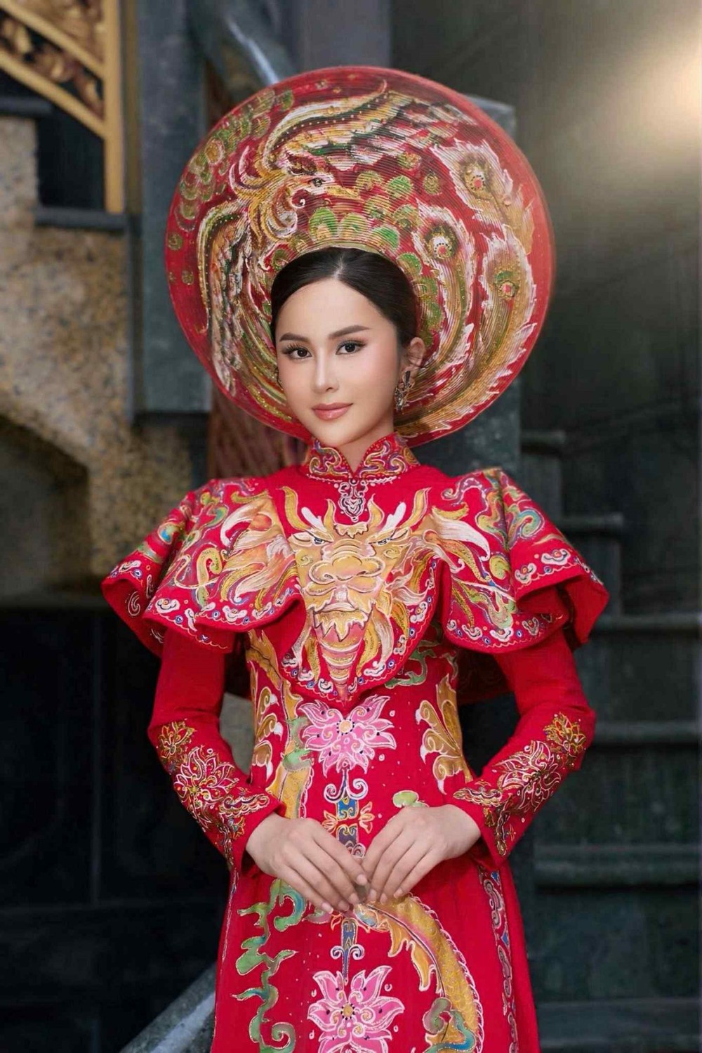 Bản sắc Việt rực rỡ trong từng đường nét áo dài của NTK Tommy Nguyễn - Ảnh 5.