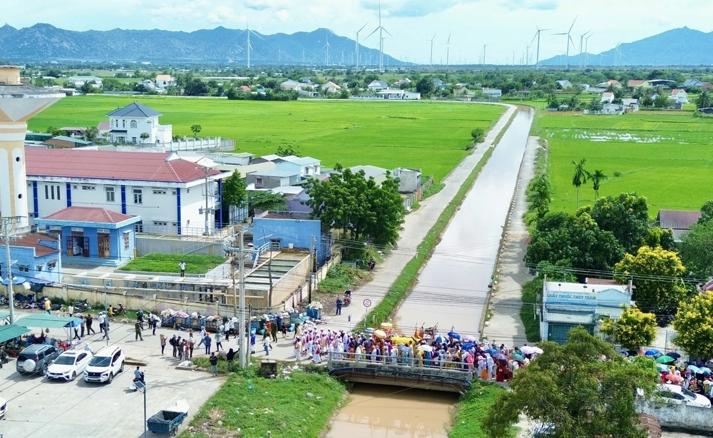 Lễ rước y trang Katê: Sợi chỉ đỏ thắt chặt tình đoàn kết Chăm – Raglai - Ảnh 17. Lễ rước y trang Katê: Sợi chỉ đỏ thắt chặt tình đoàn kết Chăm – Raglai - Ảnh 17.