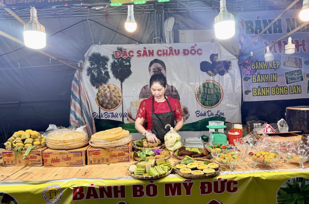 Ngày hội bánh dân gian Nam Bộ “Hương sắc An Giang” - Ảnh 1. Ngày hội bánh dân gian Nam Bộ “Hương sắc An Giang” - Ảnh 1.