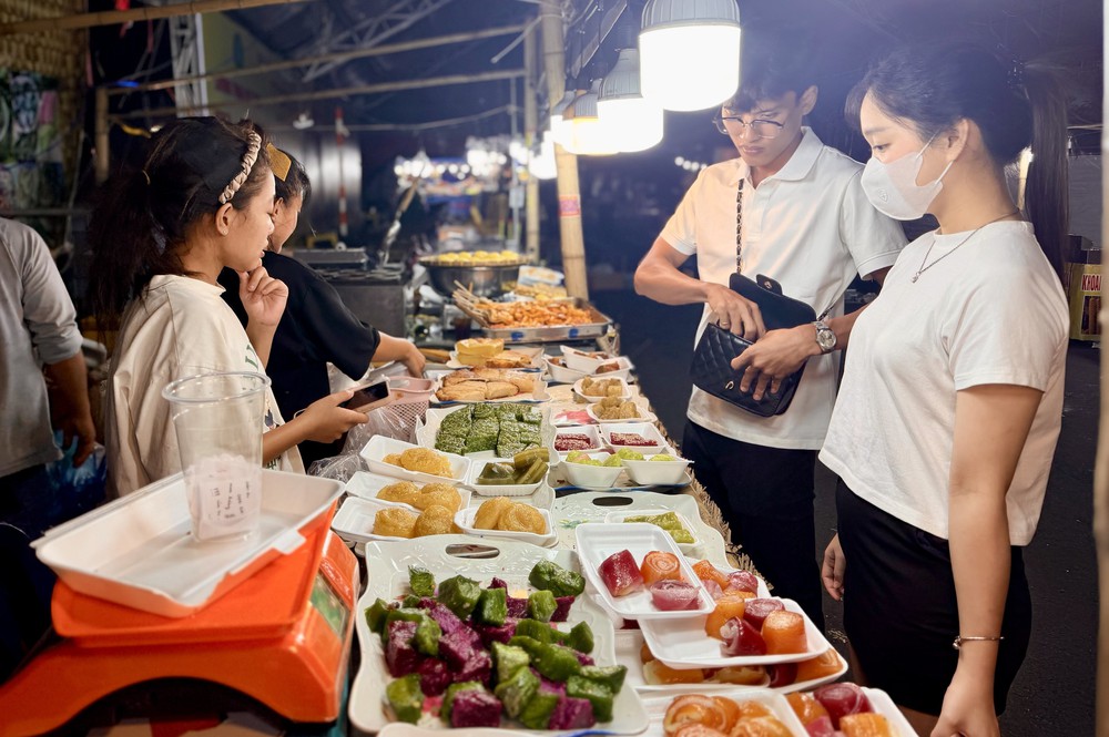 Ngày hội bánh dân gian Nam Bộ “Hương sắc An Giang” - Ảnh 2. Ngày hội bánh dân gian Nam Bộ “Hương sắc An Giang” - Ảnh 2.