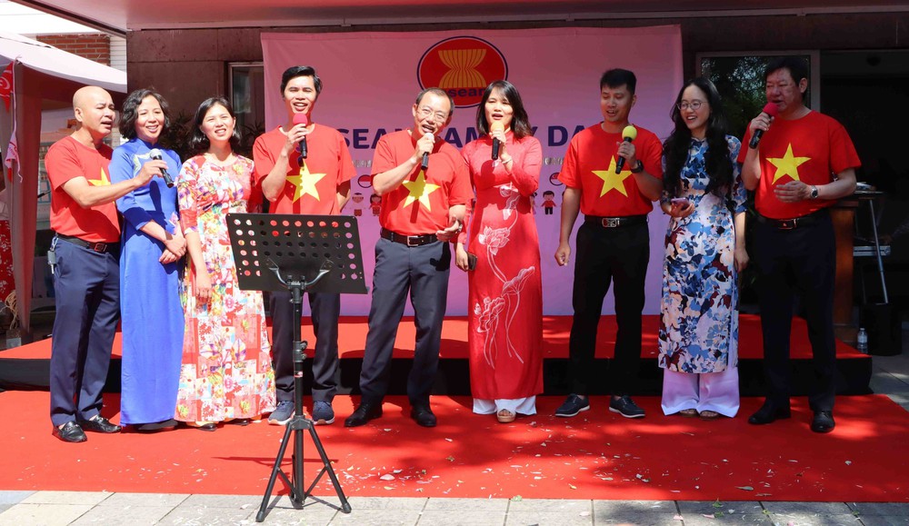 Ngày Phụ nữ Việt Nam 20/10: Thông điệp về tình yêu, sự gắn kết và tự hào dân tộc giữa lòng châu Âu - Ảnh 2.