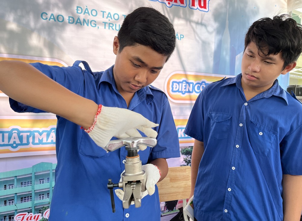 Xây dựng kế hoạch 5 năm 2026-2030 với tinh thần hành động quyết liệt, đồng bộ, phấn đấu GDP 10%/năm trở lên - Ảnh 5.