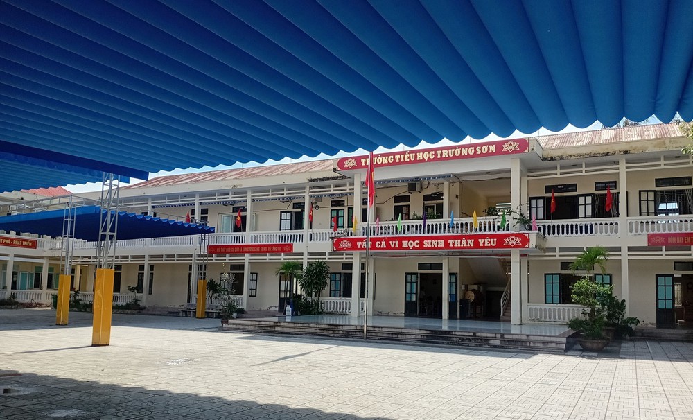 Linh hoạt tận dụng trụ sở dôi dư để khắc phục thiếu phòng học - Ảnh 2.