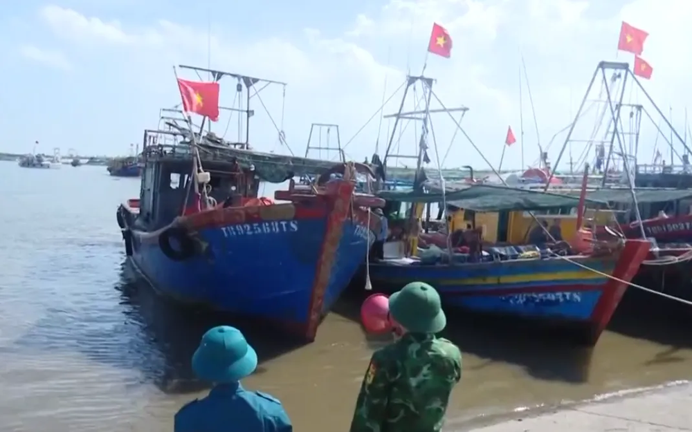 Thủ tướng Chính phủ yêu cầu chủ động triển khai các biện pháp ứng phó với bão số 12 và mưa lũ - Ảnh 2.