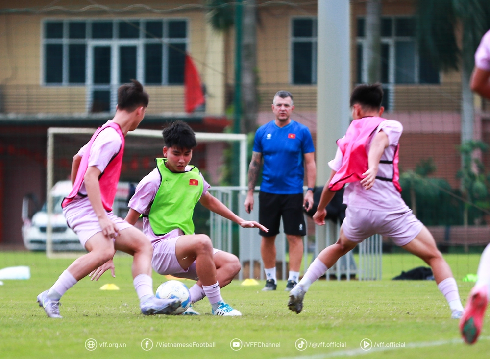 Tin nóng bóng đá Việt hôm nay 22/10: U17 Việt Nam bổ sung nhân sự; Park Hang-seo là ứng cử viên dẫn dắt đội tuyển Thái Lan - Ảnh 3.