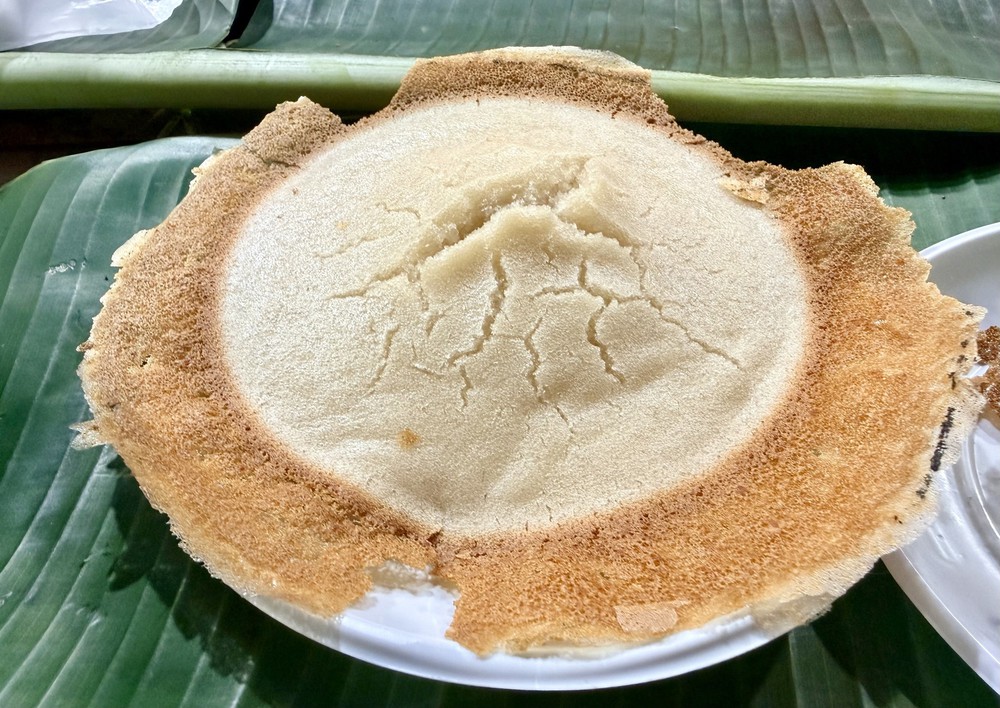 Bánh bò nướng Ha Cô - Tinh hoa ẩm thực của người Chăm tại An Giang - Ảnh 1. Bánh bò nướng Ha Cô - Tinh hoa ẩm thực của người Chăm tại An Giang - Ảnh 1.