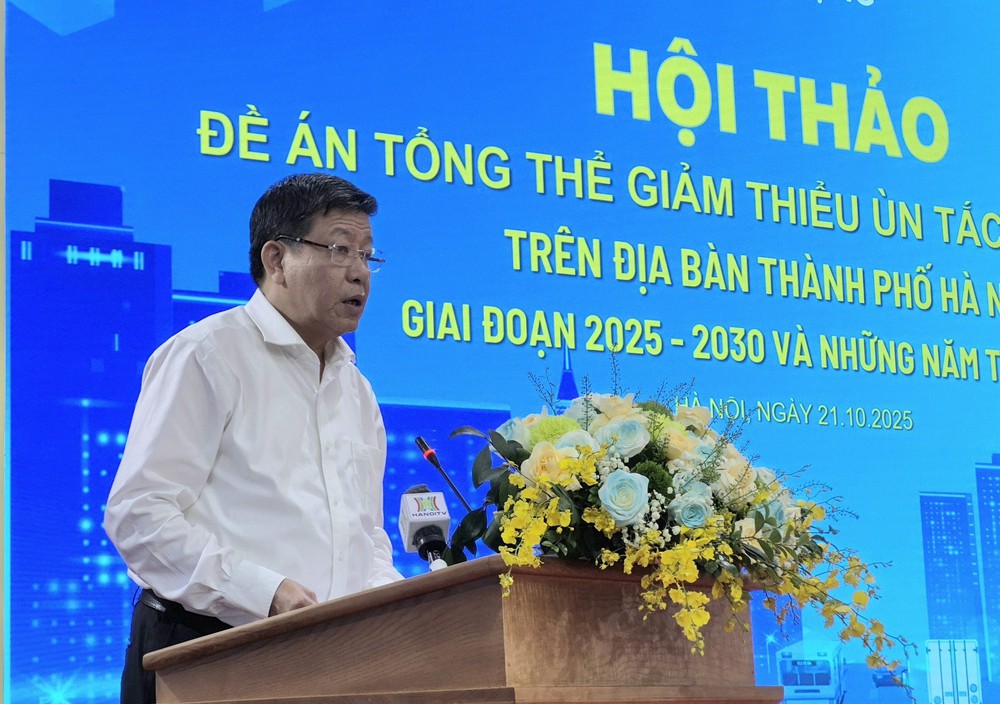Nhiều ý kiến góp ý giảm ùn tắc giao thông trên địa bàn Thủ đô - Ảnh 1.