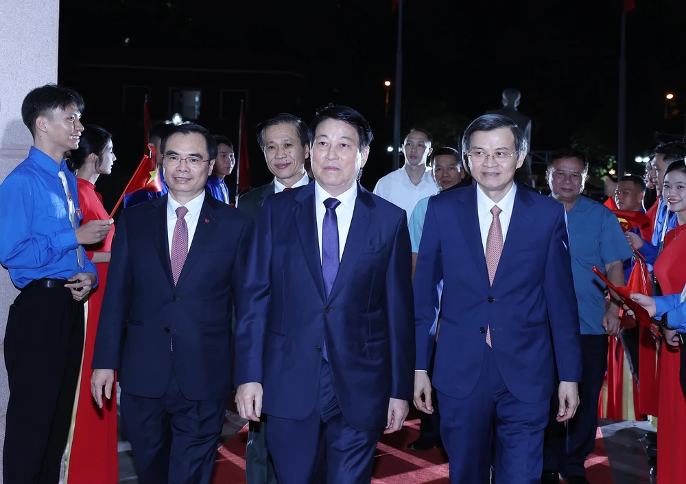 Lễ trao giải Cuộc thi chính luận về bảo vệ nền tảng tư tưởng của Đảng lần thứ năm - Ảnh 3.