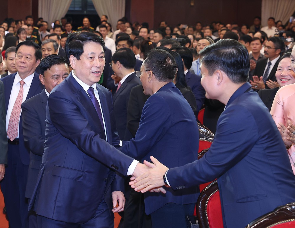 Lễ trao giải Cuộc thi chính luận về bảo vệ nền tảng tư tưởng của Đảng lần thứ năm - Ảnh 1.