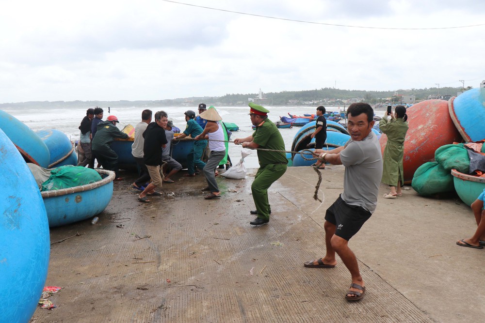 Thủ tướng chỉ đạo tập trung ứng phó mưa lũ, ngập lụt tại khu vực Trung Trung Bộ - Ảnh 2.