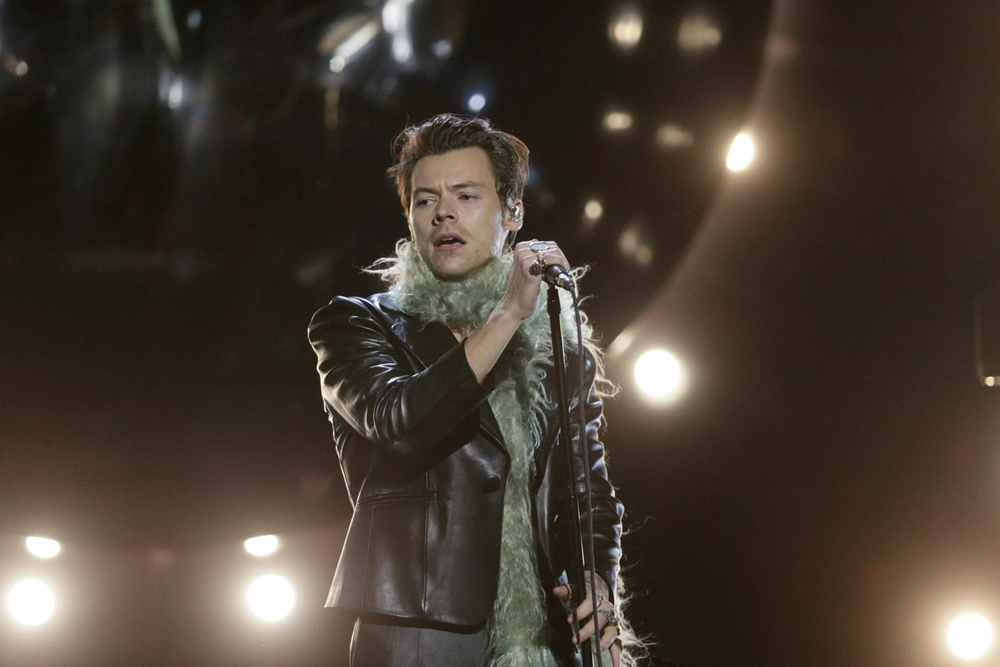 Ca khúc "Watermelon Sugar": Trả lại "ngai vàng" cho Harry Styles - Ảnh 4. Ca khúc "Watermelon Sugar": Trả lại "ngai vàng" cho Harry Styles - Ảnh 4.