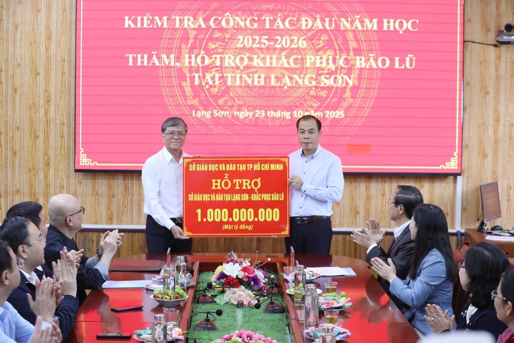 Đảm bảo điều kiện dạy và học tại các trường bị ảnh hưởng mưa lũ - Ảnh 4.