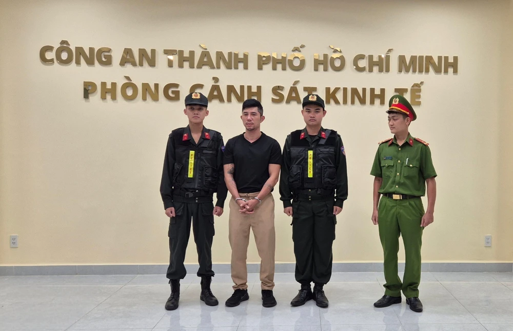 Lương Bằng Quang bị bắt vì hối lộ 8 tỷ đồng - Ảnh 1.