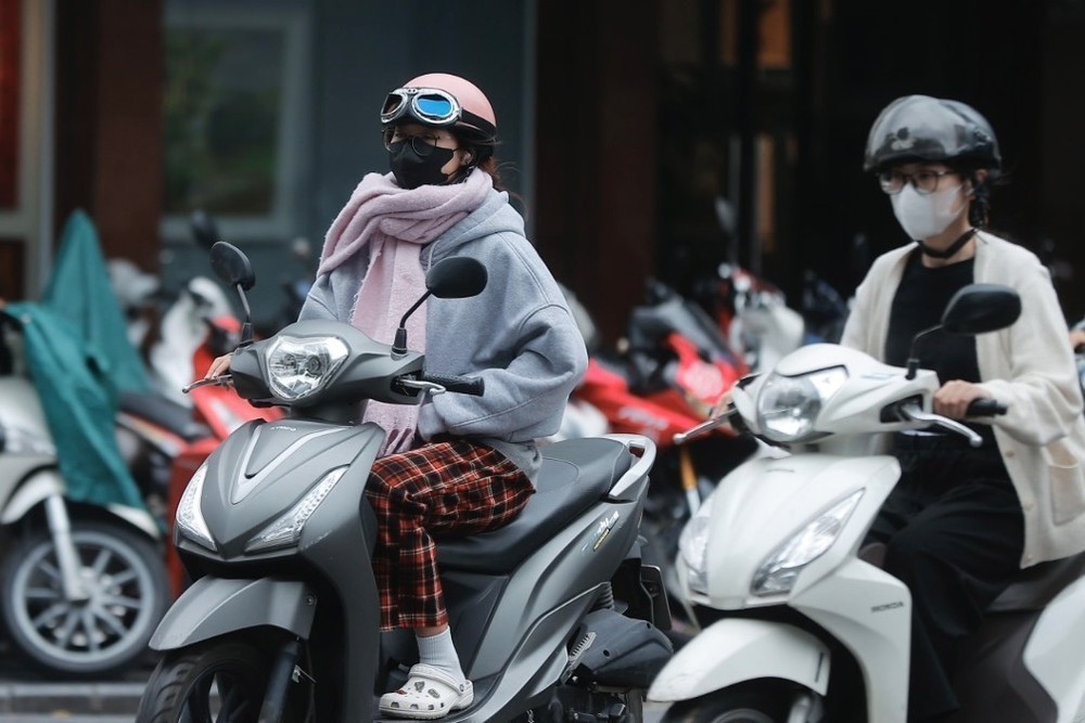 Hà Nội đón gió lạnh đầu mùa - Ảnh 3.