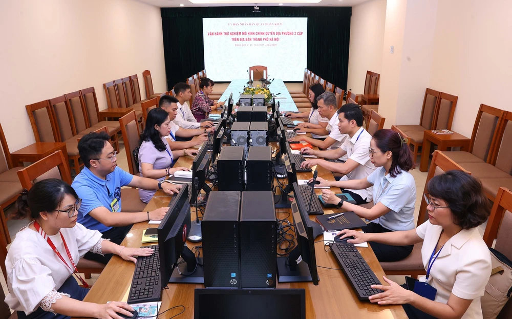 Giảm 27 vị trí việc làm công chức lãnh đạo, quản lý ở cơ quan hành chính cấp Trung ương, cấp tỉnh - Ảnh 2.