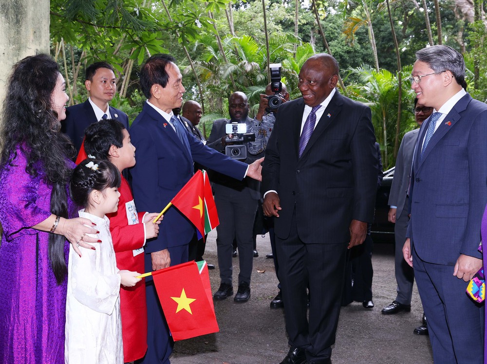 Tổng thống Nam Phi Matamela Cyril Ramaphosa thăm gia đình Đại tướng Võ Nguyên Giáp - Ảnh 2.