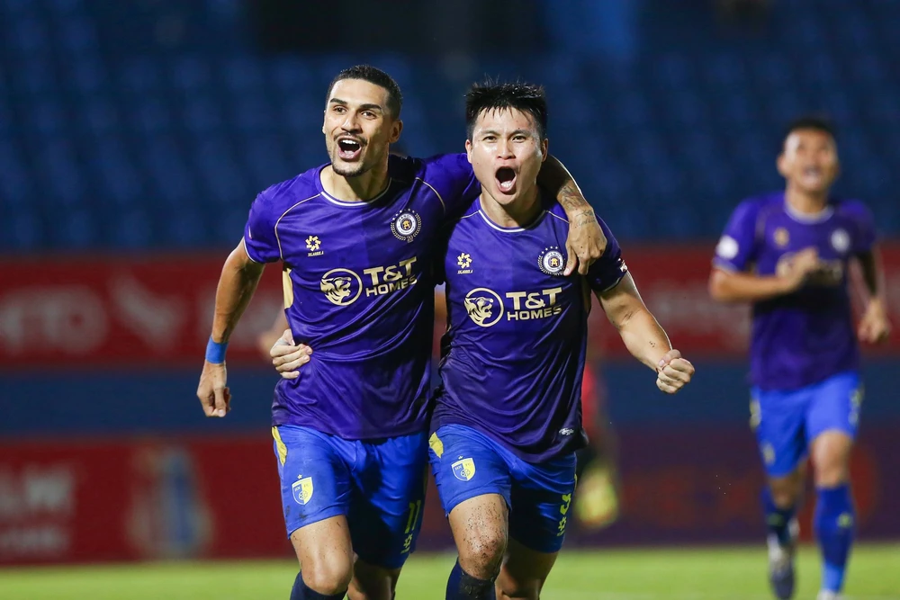 HLV Harry Kewell: "Chúng tôi không hy vọng giành chiến thắng theo cách này" - Ảnh 3. HLV Harry Kewell: "Chúng tôi không hy vọng giành chiến thắng theo cách này" - Ảnh 3.