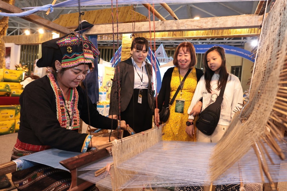 Hội chợ mùa Thu lần thứ nhất - năm 2025 - Ảnh 4. Hội chợ mùa Thu lần thứ nhất - năm 2025 - Ảnh 4.